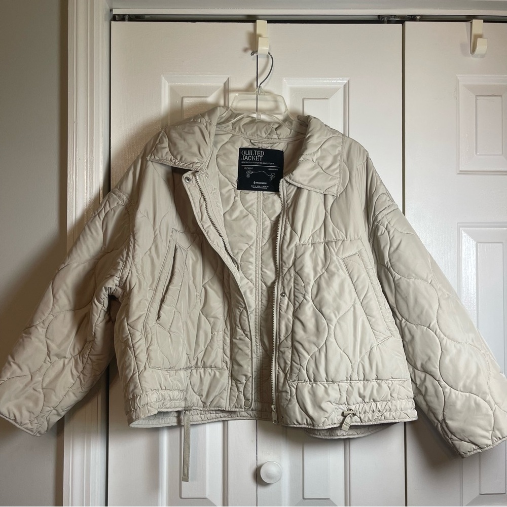 Stradivarius jacket quilted cropped‎ fully zip chic Size Large T19 - Picture 2 of 4